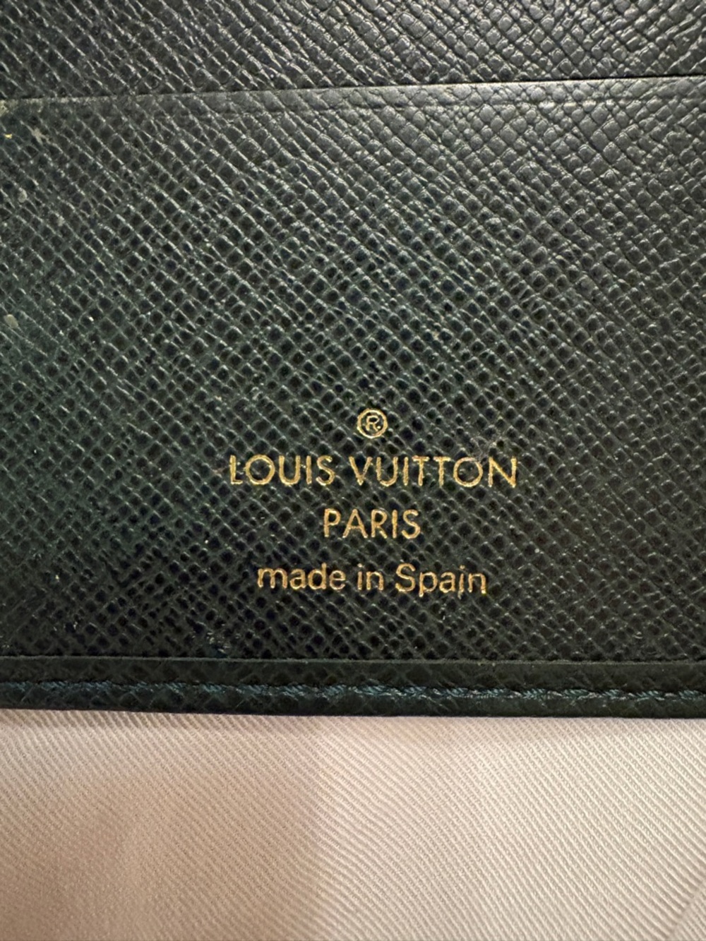 Louis Vuitton Green Taiga Bifold - Upcycled and One of A Kind - Picture 5 of 5